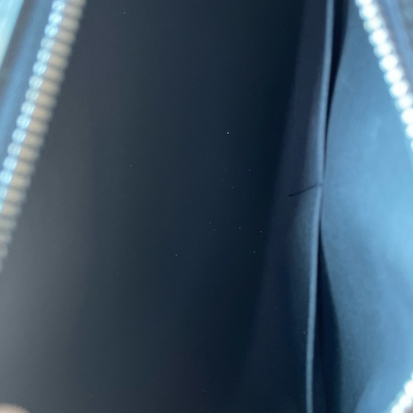 Authentic Louis Vuitton Black Speedy Epi 25 purchased directly from LV w/all tag - Picture 6 of 10